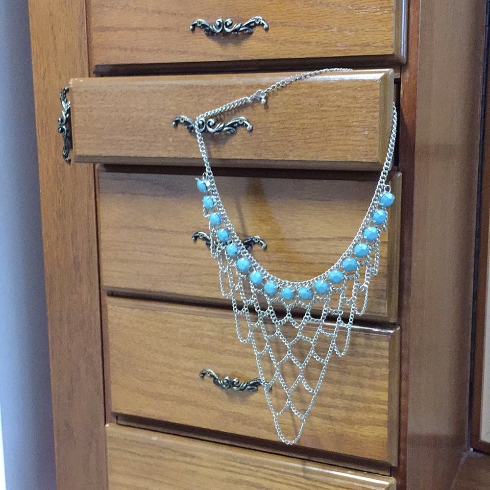 Statement necklace - Picture 3 of 3